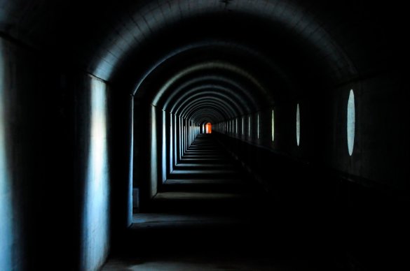 tunel_luz_vermelha